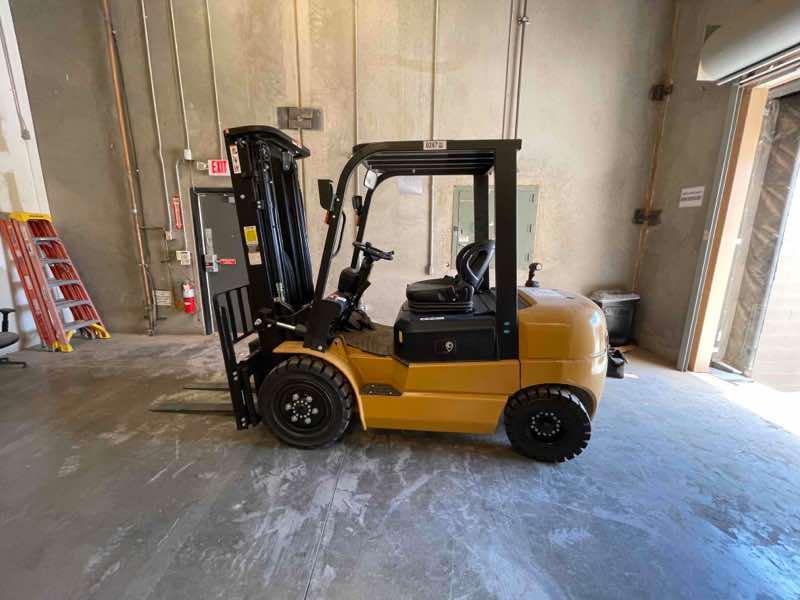 Main Image Used 2023 BIG JOE LPE-60_80V Forklift – Lithium Electric Pneumatic, 6000 lb Capacity, 91” Mast, 429 Hours – $34250.00 – Phoenix – View 1