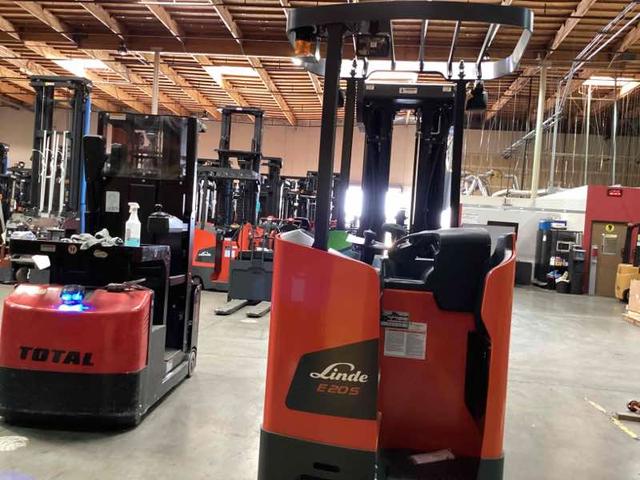 LINDE E20S_1346-20 Electric Stand Up Counterbalance forklift, 4000 capacity, 258 lift height. Serial A11346L00129, Year 2022.