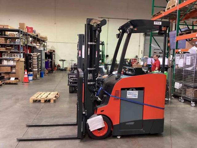 LINDE E18S_1346-20 Electric Stand Up Counterbalance forklift, 3500 capacity, 196 lift height. Serial A11346L00116, Year 2022.
