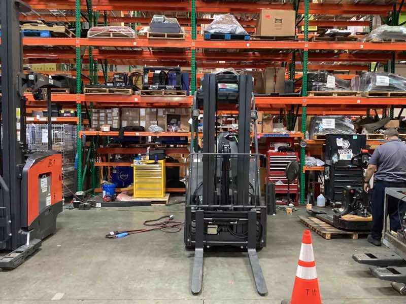Main Image Used 2022 LINDE E25C_1347 Forklift – Electric Sit Down 4 Wheel, 5000 lb Capacity, 91” Mast, 1185.4 Hours – $69500.00 – Anaheim – View 4