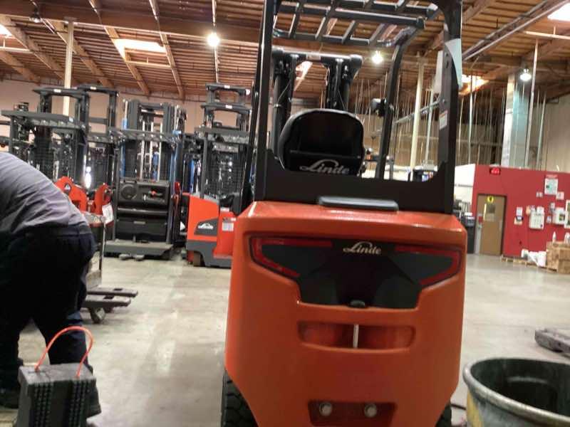 Main Image Used 2022 LINDE E25C_1347 Forklift – Electric Sit Down 4 Wheel, 5000 lb Capacity, 91” Mast, 1185.4 Hours – $69500.00 – Anaheim – View 3