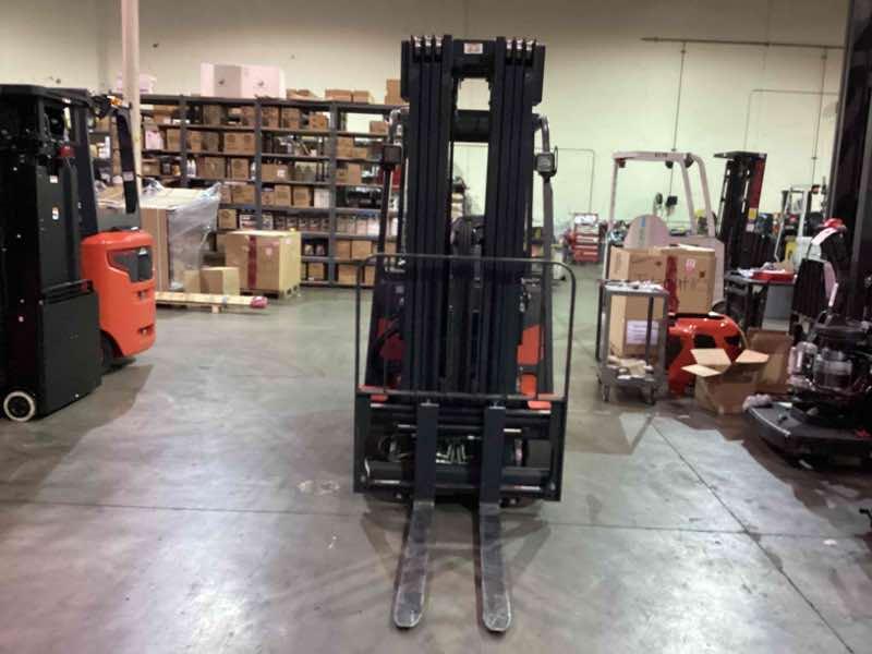 Main Image Linde E20_346-20 Electric Sit Down 3 Wheel, photo 2 of 3