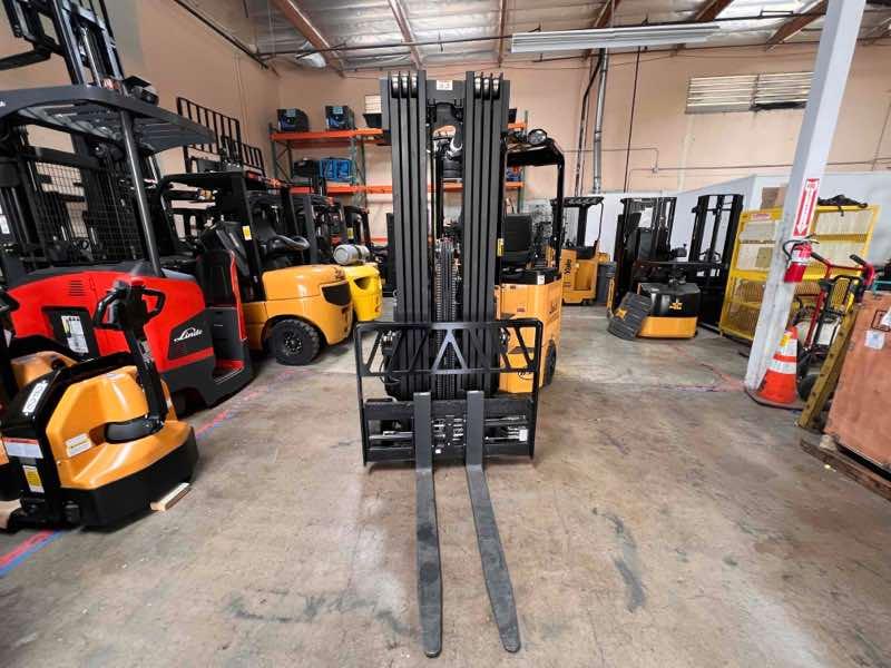 Main Image Used 2022 BENDI B30AC Forklift – VNA, 3000 lb Capacity, 89” Mast, 520 Hours – $83500.00 – Hawaii, Waipahu – View 4