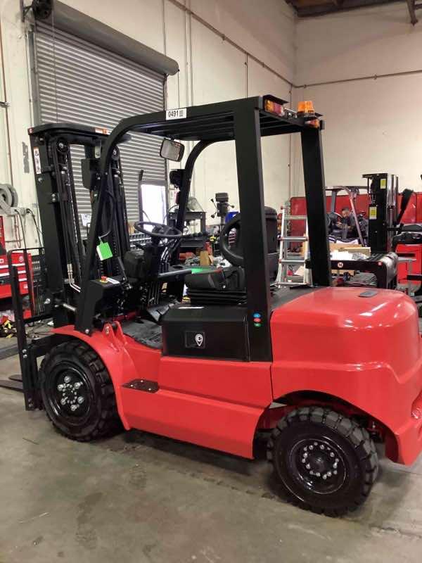 Main Image New 2024 BIG JOE LPE-60_80V Forklift – Lithium Electric Pneumatic, 6000 lb Capacity, 89” Mast, 28 Hours – $39500.00 – Anaheim – View 2