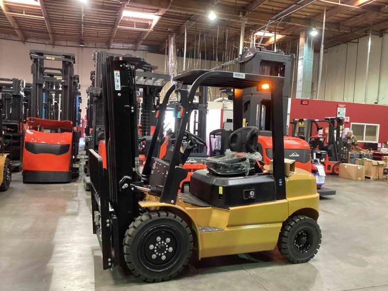 Main Image New 2024 BIG JOE LPE-60_80V Forklift – Lithium Electric Pneumatic, 6000 lb Capacity, 88.5” Mast, 2 Hours – $46525.00 – Anaheim – View 1