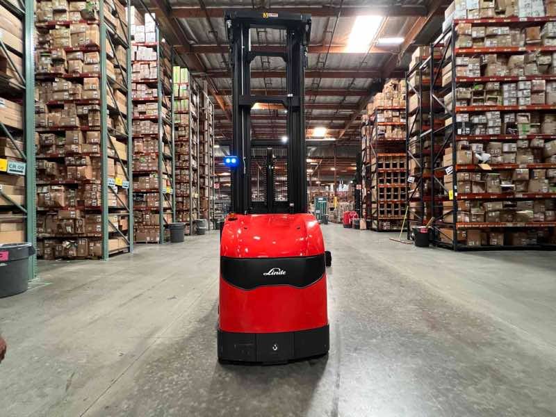 LINDE V15P_5215-WG Electric Order Picker forklift, 3000 capacity, 332 lift height. Serial C25215L00019, Year 2022.