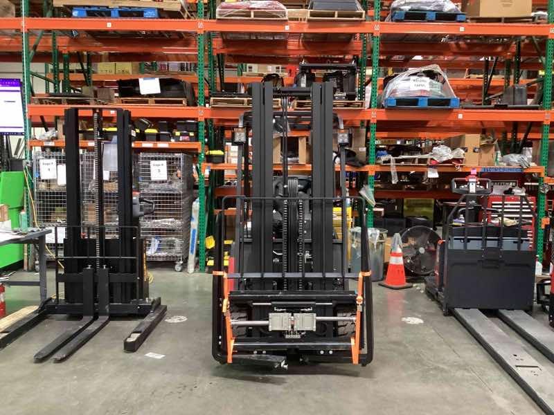 Main Image Used 2022 BIG JOE LXE-44 Forklift – Electric Sit Down 4 Wheel, 4400 lb Capacity, 86” Mast, 14 Hours – $25900.00 – Anaheim – View 1