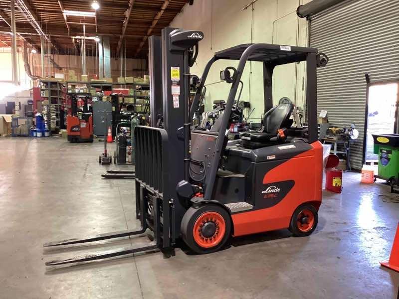 Main Image Used 2022 LINDE E25C_1347 Forklift – Electric Sit Down 4 Wheel, 5000 lb Capacity, 91” Mast, 2840 Hours – $49500.00 – Phoenix – View 2