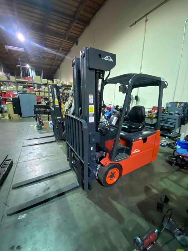Main Image New 2022 LINDE E20_346-20 Forklift – Electric Sit Down 3 Wheel, 4000 lb Capacity, 89” Mast, 1 Hours – $49500.00 – Anaheim – View 1