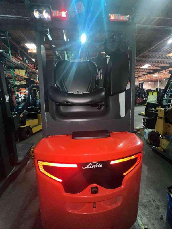 Main Image Linde E32CL_1347 Electric Sit Down 4 Wheel, photo 3 of 4