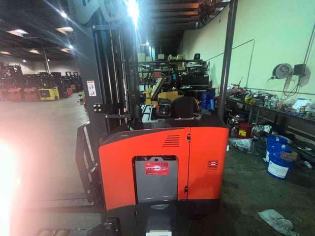 LINDE R17SX_5195 Stand Up Reach forklift, 3500 capacity, 300 lift height. Serial C25195L00181, Year 2023.