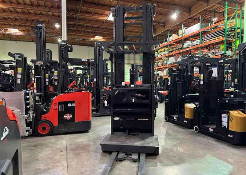 Main Image Used 2022 LINDE V15P_1355 Forklift – Electric Order Picker, 3000 lb Capacity, 134” Mast, 49 Hours – $60600.00 – Phoenix – View 4