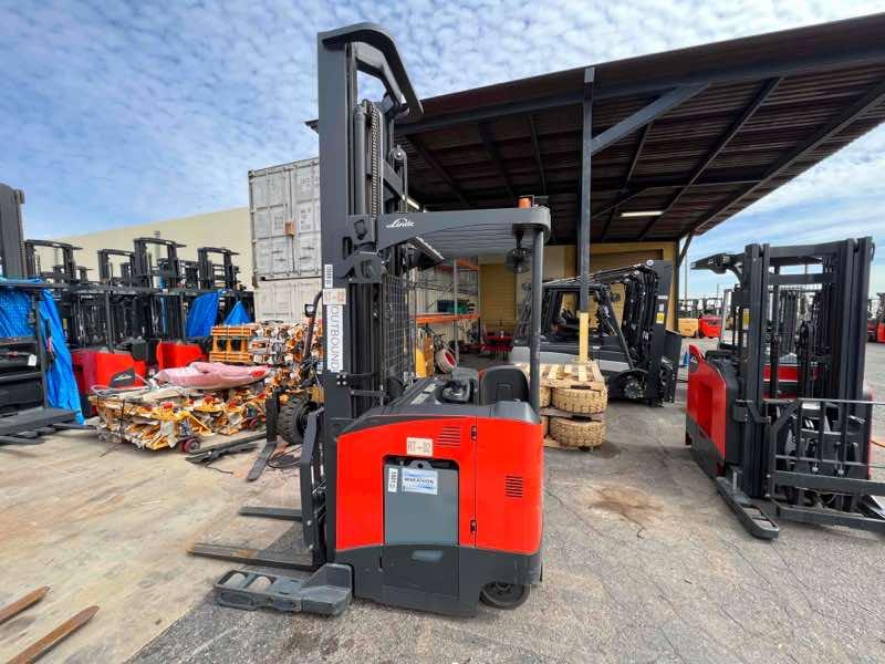 Main Image Used 2021 LINDE R22SX_5195 Forklift – Stand Up Reach, 4500 lb Capacity, 139” Mast, 3943 Hours – $34500.00 – Phoenix – View 3