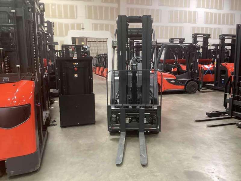 Main Image Used 2022 LINDE E25C_1347 Forklift – Electric Sit Down 4 Wheel, 5000 lb Capacity, 91” Mast, 61.6 Hours – $49225.00 – Anaheim – View 4