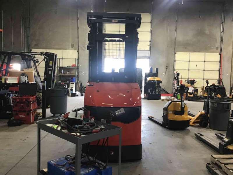 Main Image Used 2022 LINDE V15P_1355 Forklift – Electric Order Picker, 3000 lb Capacity, 107” Mast, 546.3 Hours – $39985.00 – Anaheim – View 3