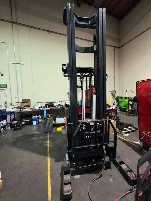 Main Image Used 2023 LINDE R15SXD_5195 Forklift – Stand Up Double Reach, 3000 lb Capacity, 139” Mast, 1099 Hours – $51850.00 – Phoenix – View 4