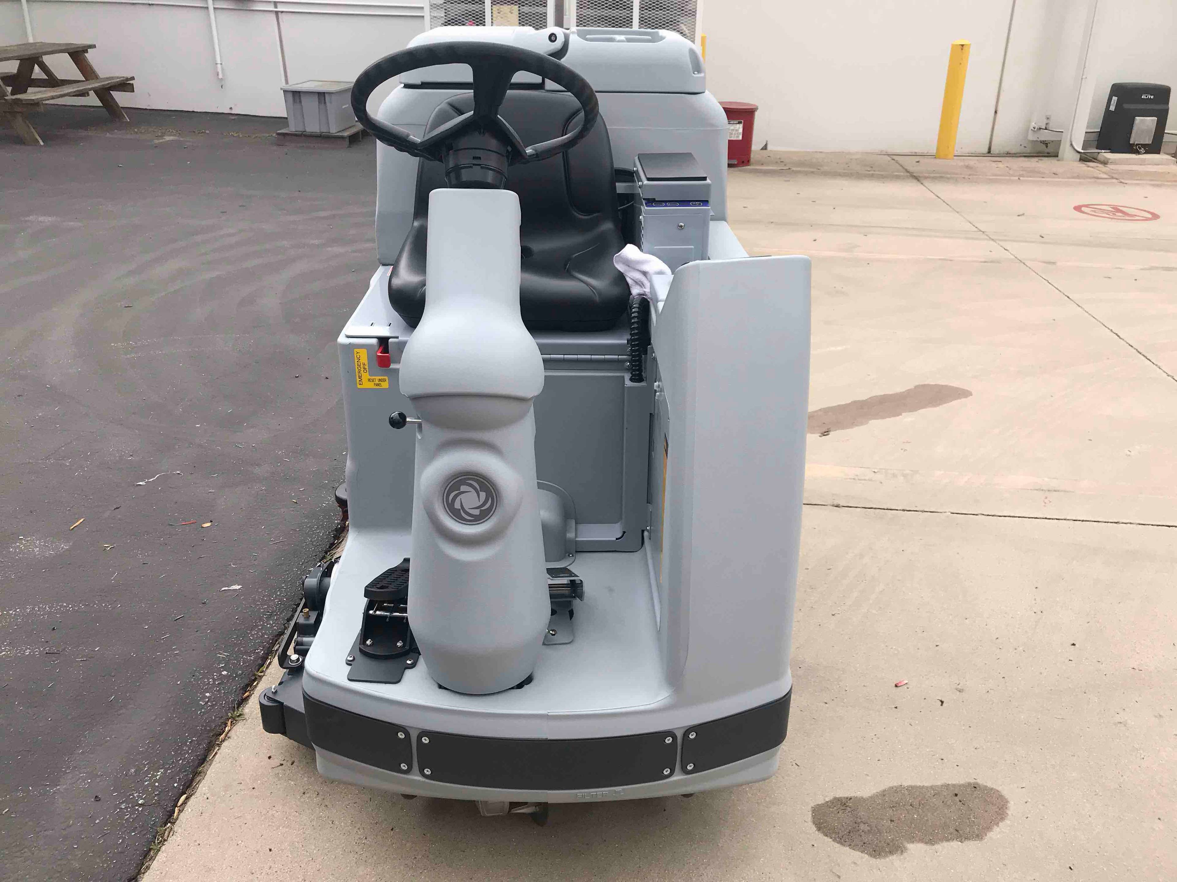 NILFISK ADVANCE 3820C Scrub-Utility forklift, 0 capacity, 0 lift height. Serial 1000068445, Year 2018.