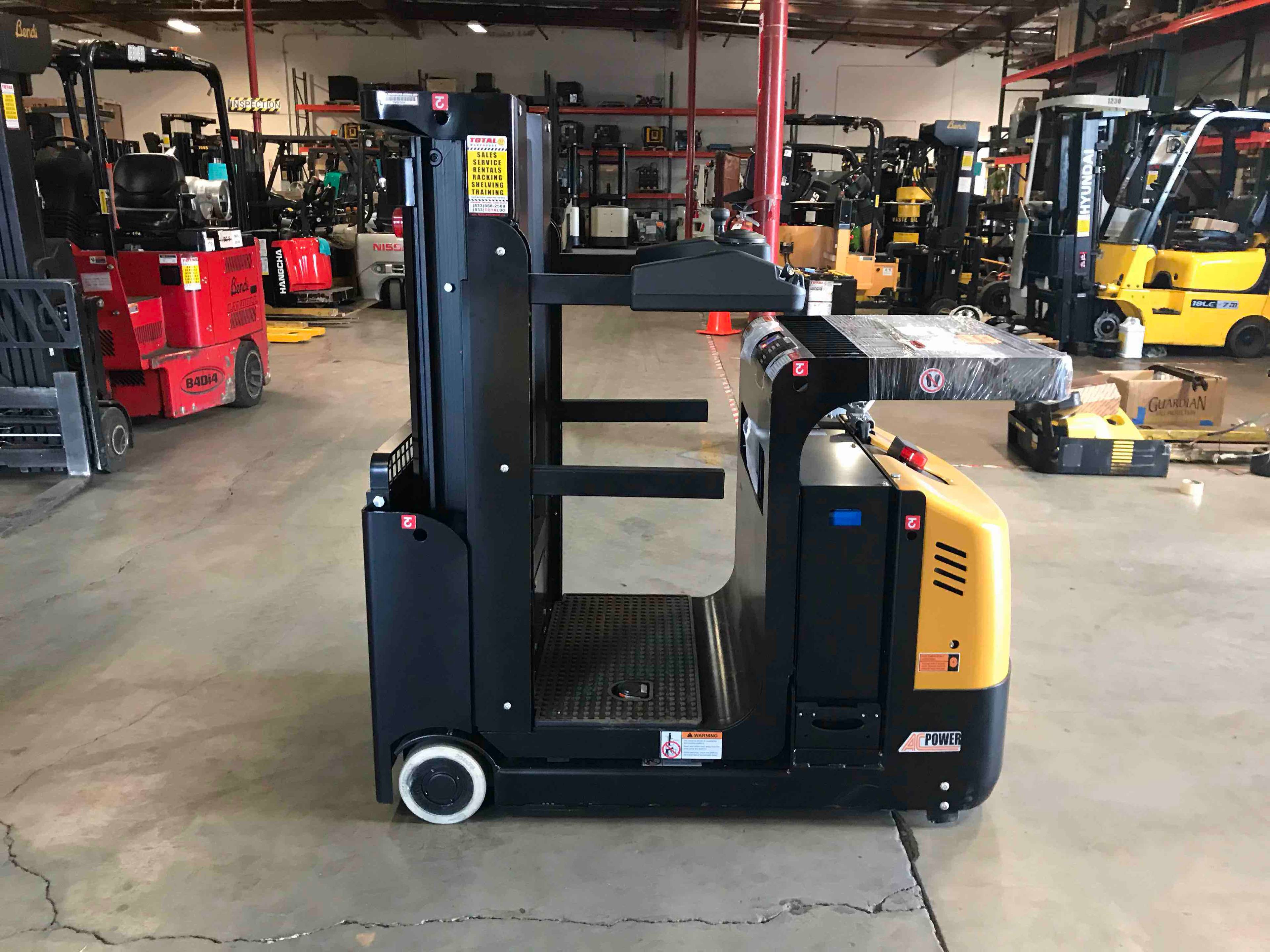 BIG JOE J1-126-SP Task Support Vehicle forklift, 1000 capacity, 126 lift height. Serial 227160075, Year 2019.