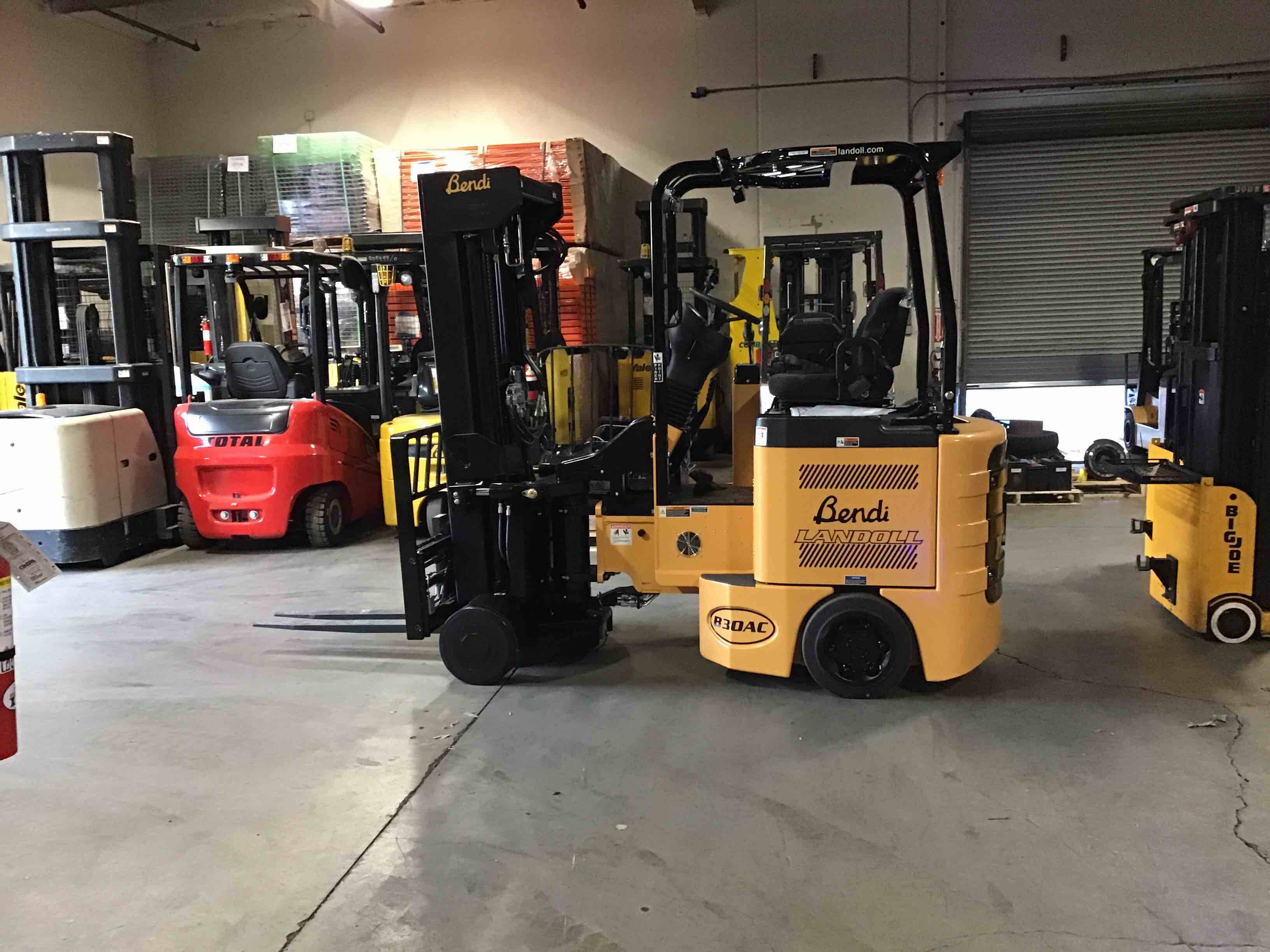 BENDI B30AC VNA forklift, 3000 capacity, 258 lift height. Serial 1912B-12204, Year 2021.