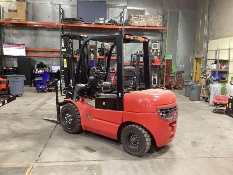 Main Image Used 2024 BIG JOE LPE-60_80V Forklift – Lithium Electric Pneumatic, 6000 lb Capacity, 91” Mast, 23 Hours – $44500.00 – Phoenix – View 1