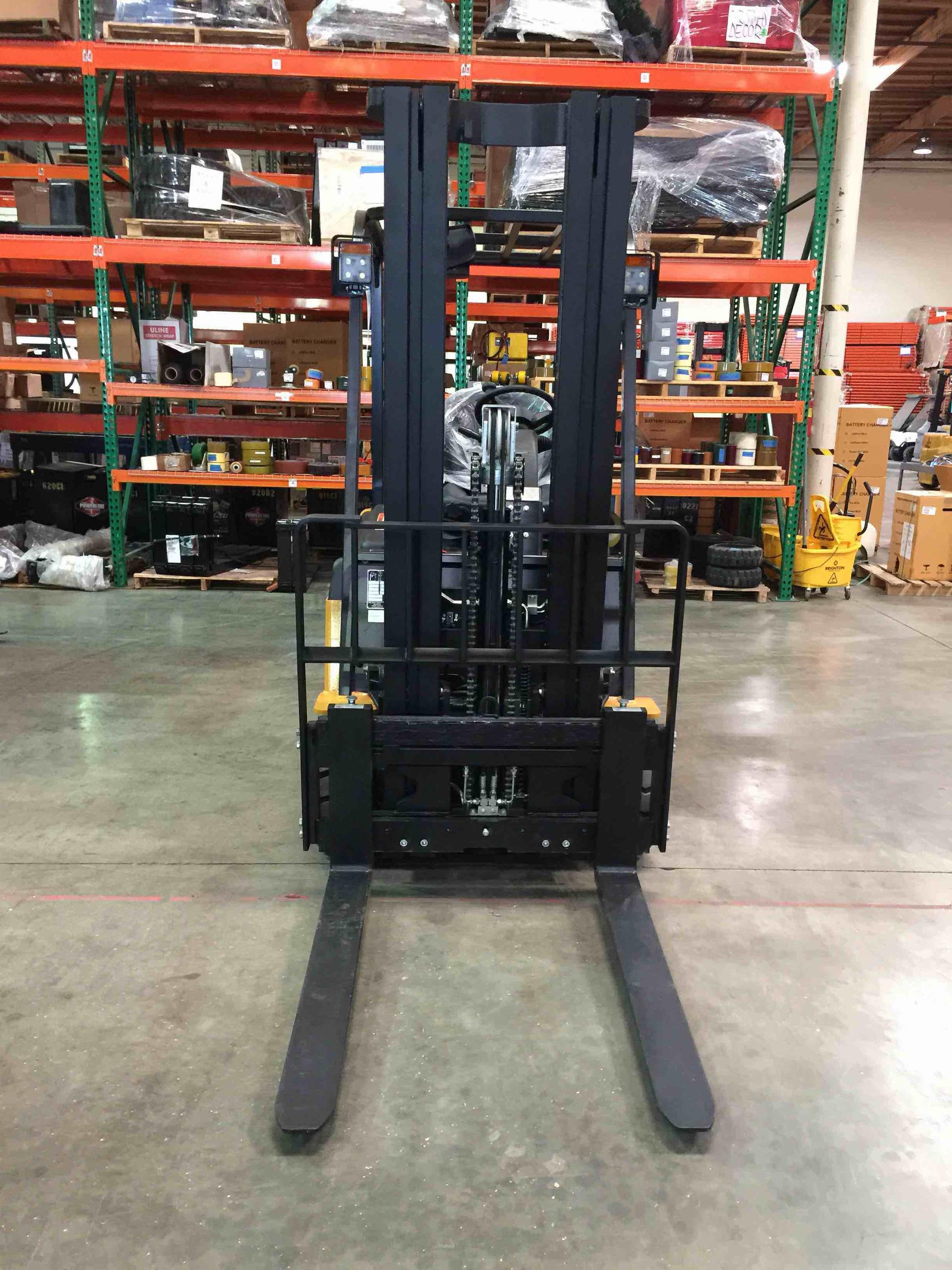 Main Image Big Joe LXE-44 Electric Sit Down 4 Wheel, photo 1 of 4