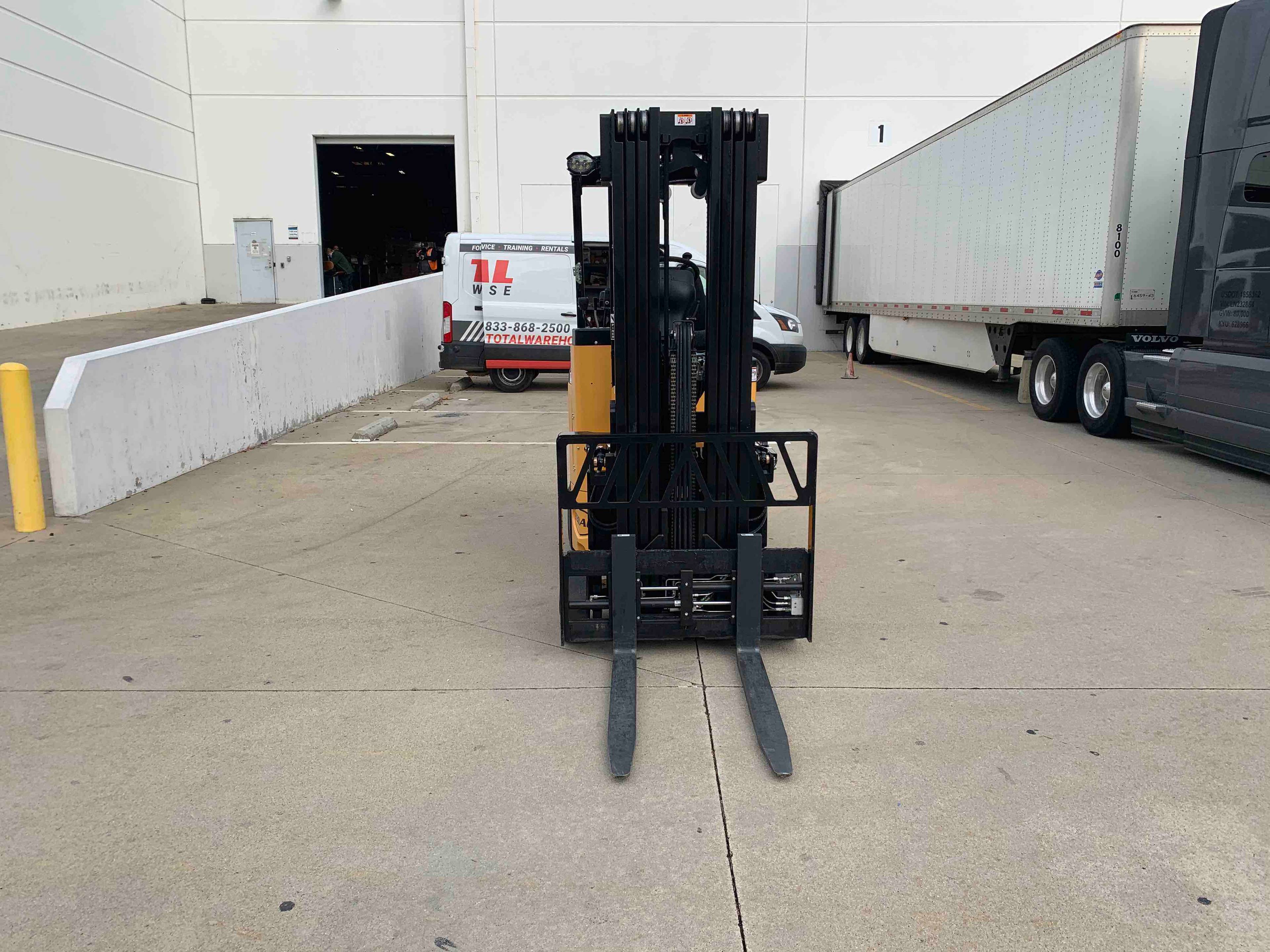 BENDI B30AC VNA forklift, 3000 capacity, 258 lift height. Serial 2010B-12781, Year 2020.