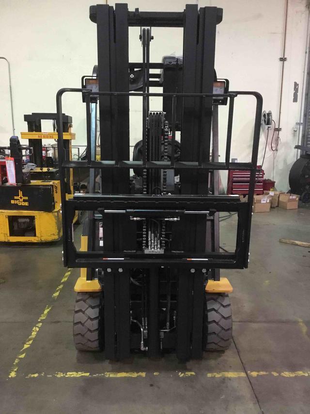 BIG JOE LXE-44 Electric Sit Down 4 Wheel forklift, 4400 capacity, 197 lift height. Serial 2292000294, Year 2021-A.