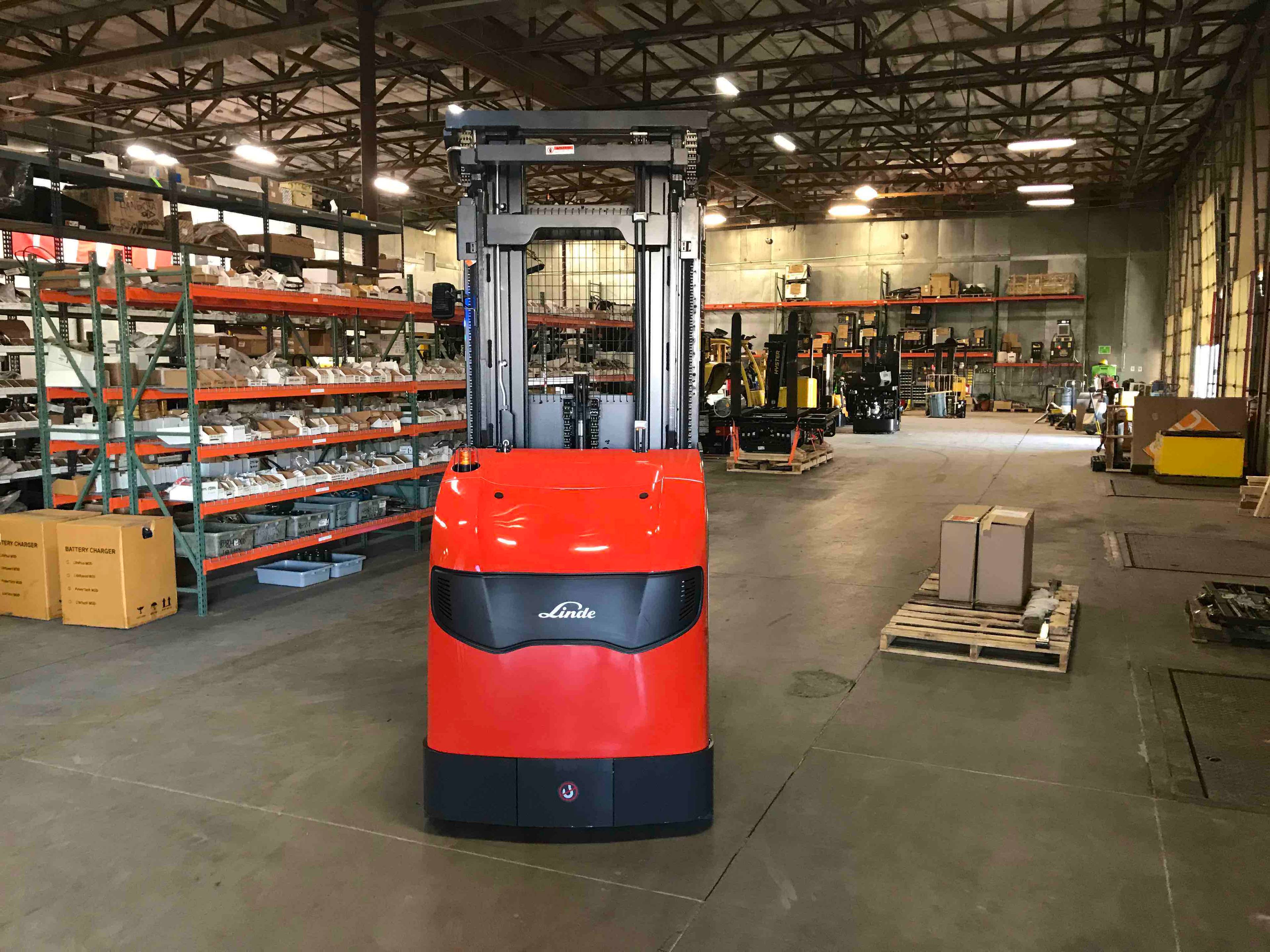 LINDE V15P_5215 Electric Order Picker forklift, 3000 capacity, 240 lift height. Serial C25215X00046, Year 2020.