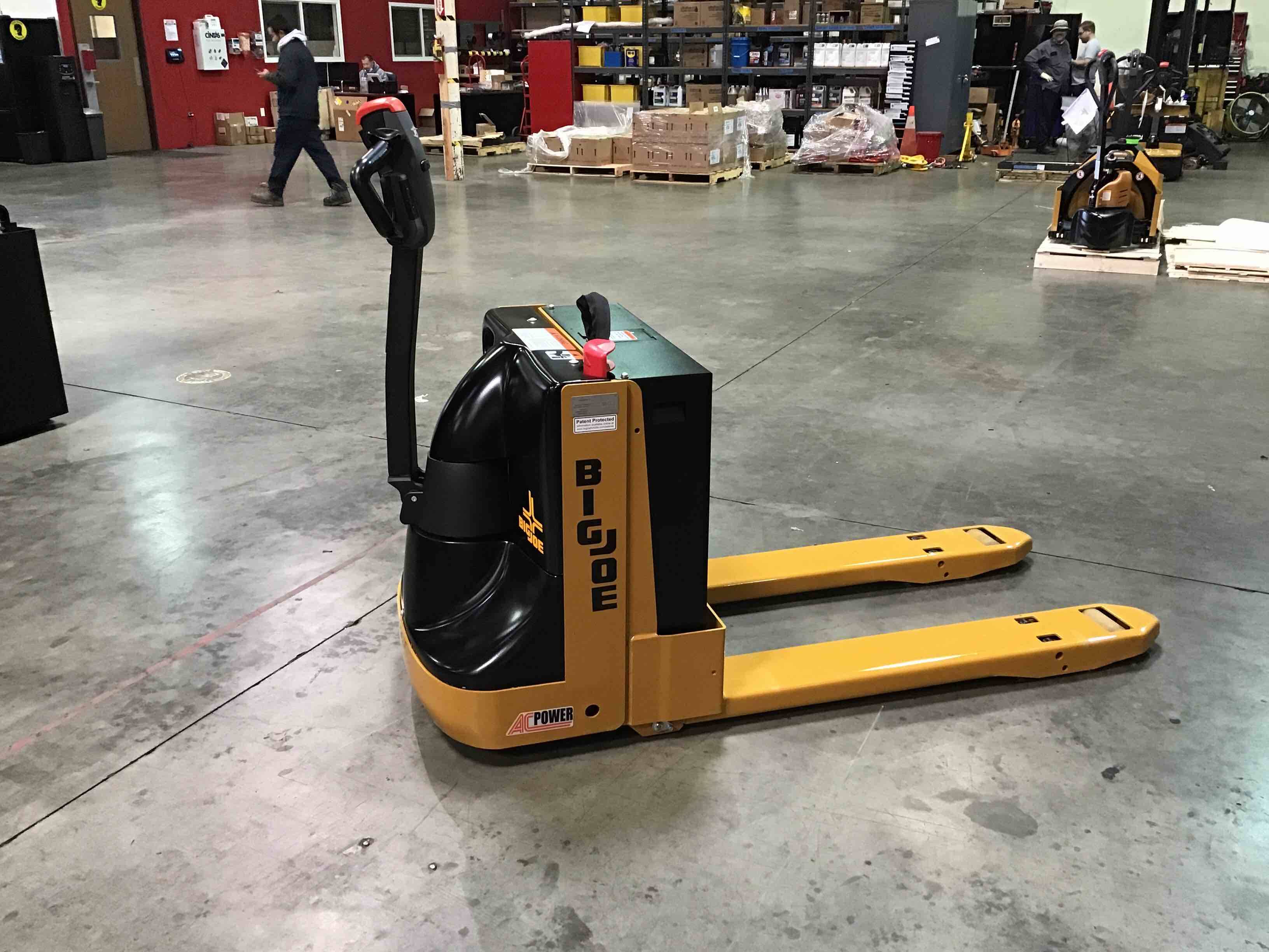 BIG JOE WPT-45 27X48 Walkie Jack forklift, 4500 capacity, 7.75 lift height. Serial 3292100017, Year 2021.