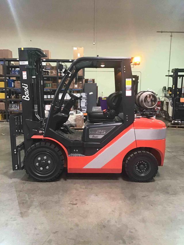 BAOLI KBG25_6010 LPG Pneumatic forklift, 5000 capacity, 189 lift height. Serial B16010X00206, Year 2021.