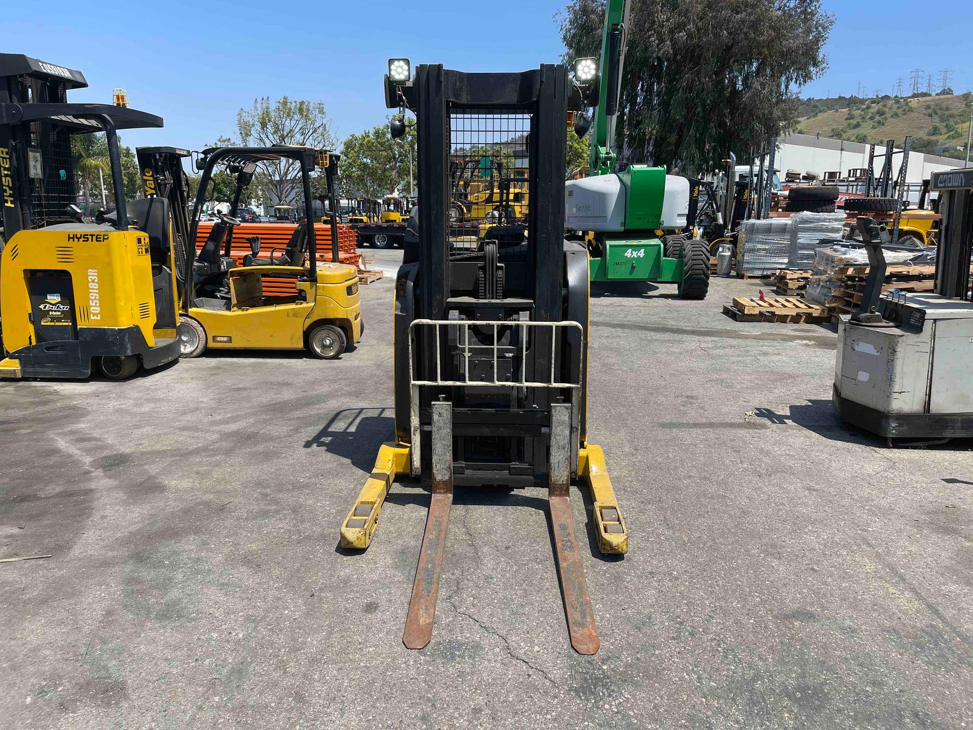 Main Image Yale NDR030 Stand Up Double Reach, photo 1 of 3