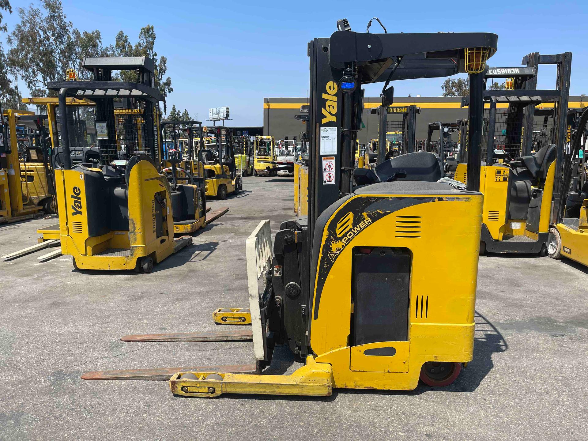 Main Image Yale NDR030 Stand Up Double Reach, photo 2 of 3