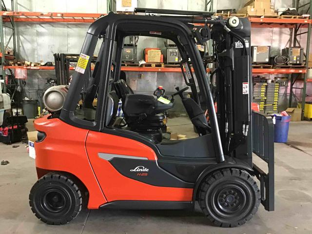 LINDE H25T-600_1202 LPG Pneumatic forklift, 5500 capacity, 196 lift height. Serial H21202X03339, Year 2022.