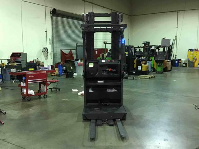 LINDE V15P_5215-WG Electric Order Picker forklift, 3000 capacity, 240 lift height. Serial C25215X00117, Year 2021.