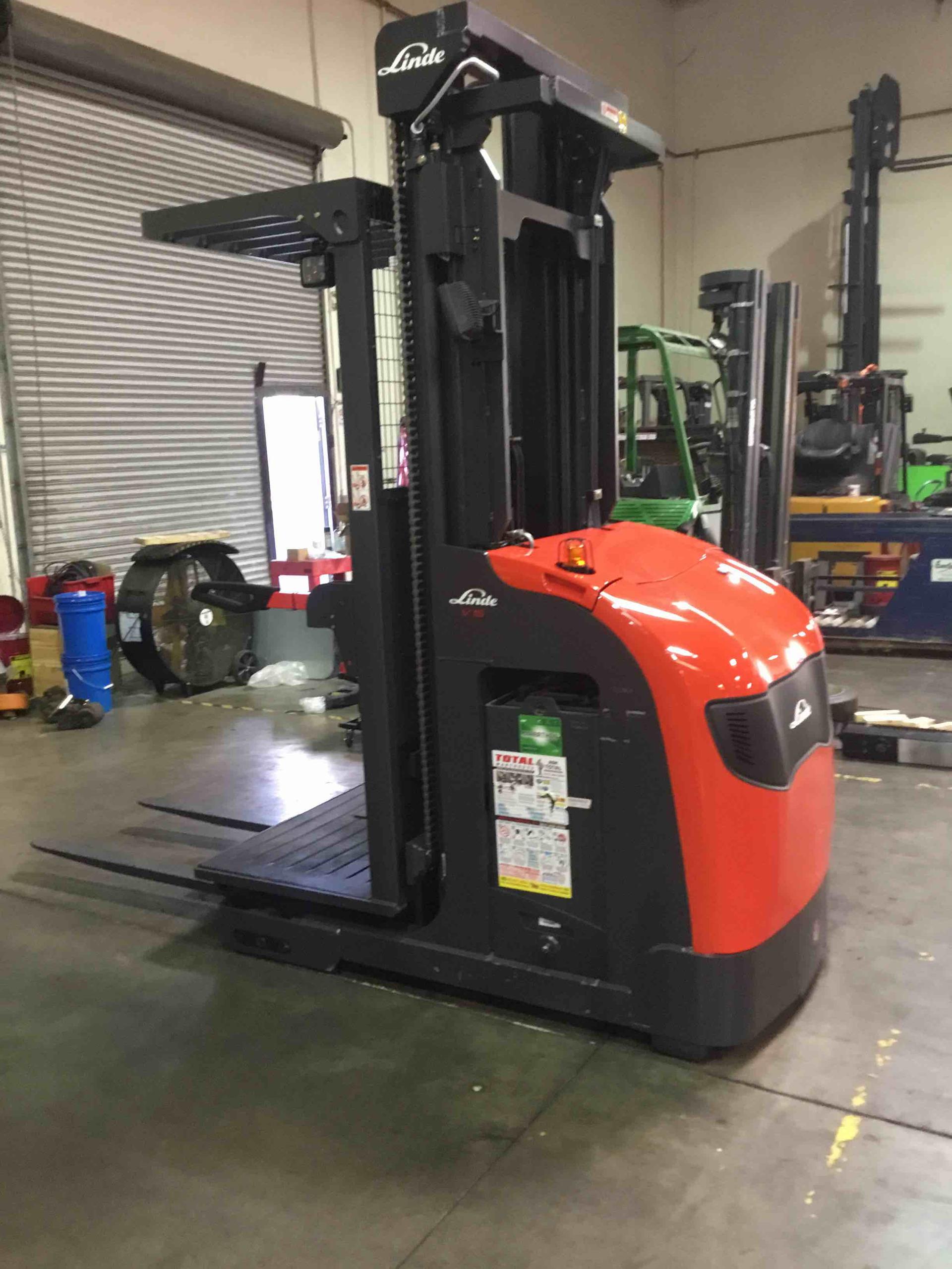 Main Image Linde V15P_5215-WG Electric Order Picker, photo 4 of 4