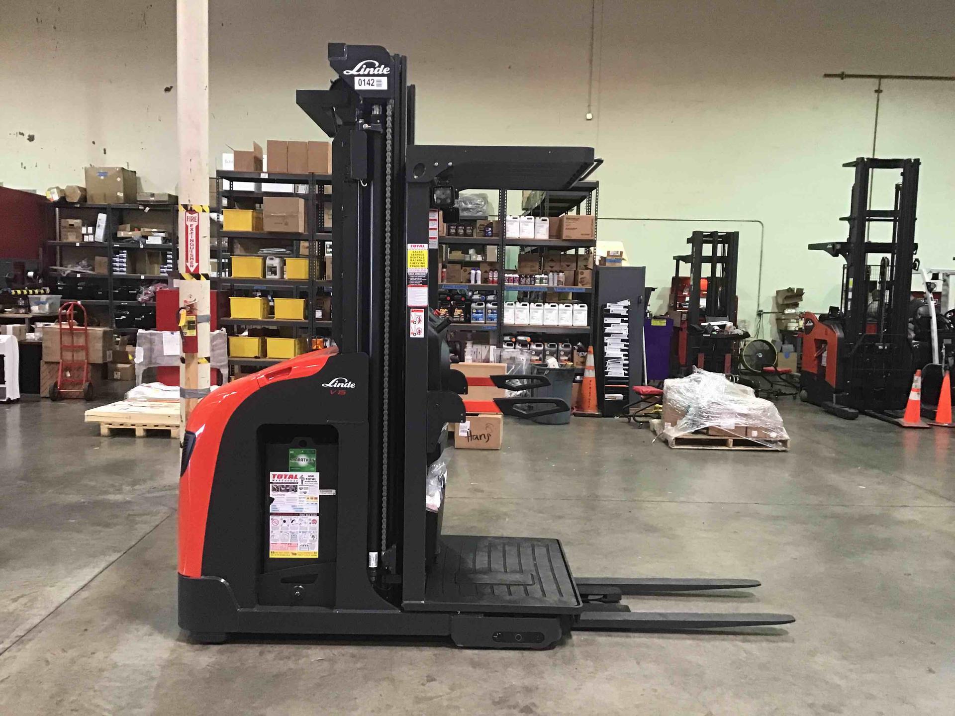 Main Image Linde V15P_5215-WG Electric Order Picker, photo 4 of 4