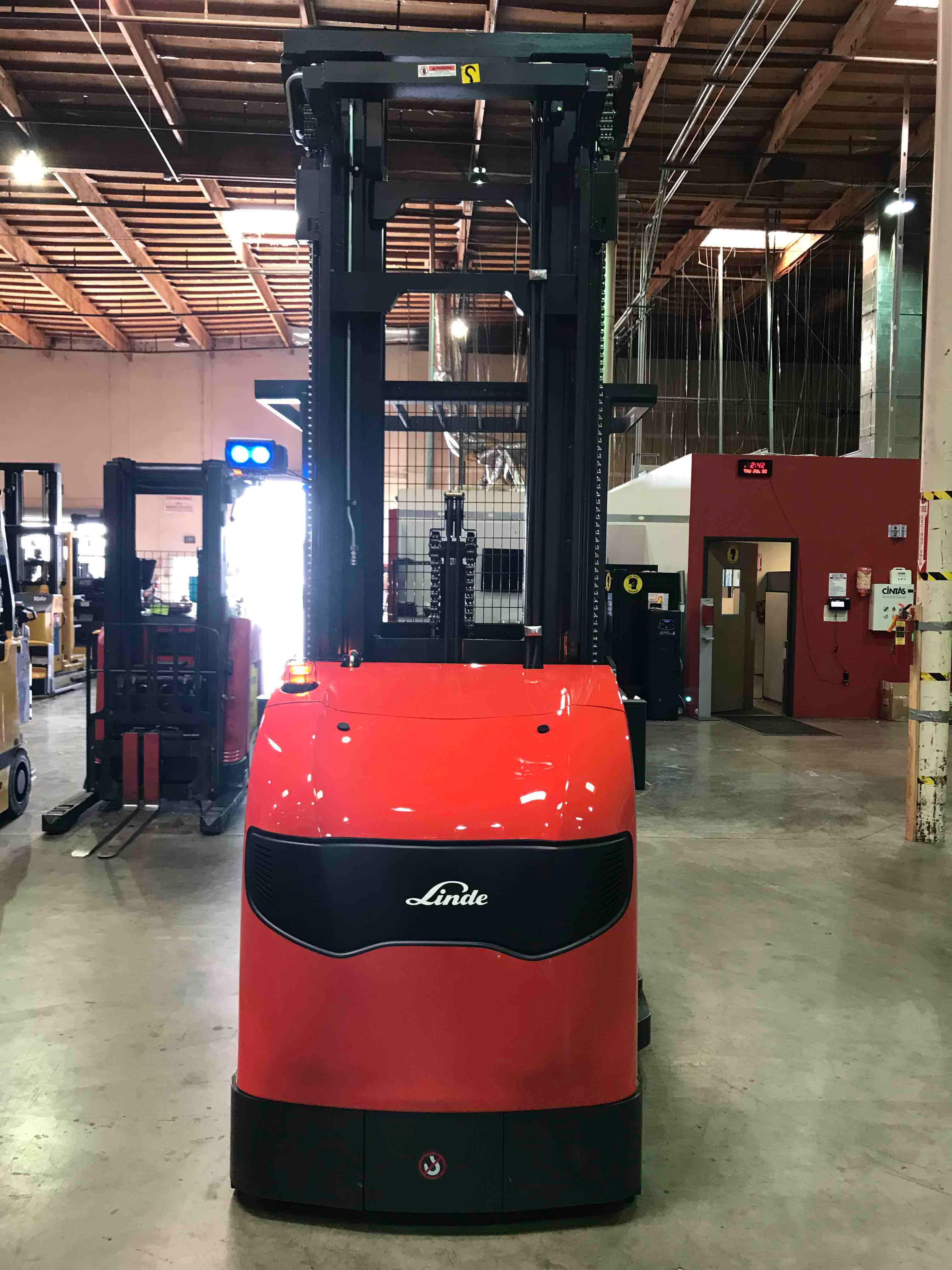 Main Image Used 2021 LINDE V15P_5215-WG Forklift – Electric Order Picker, 3000 lb Capacity, 129” Mast, 1527 Hours – $46500.00 – Anaheim – View 1