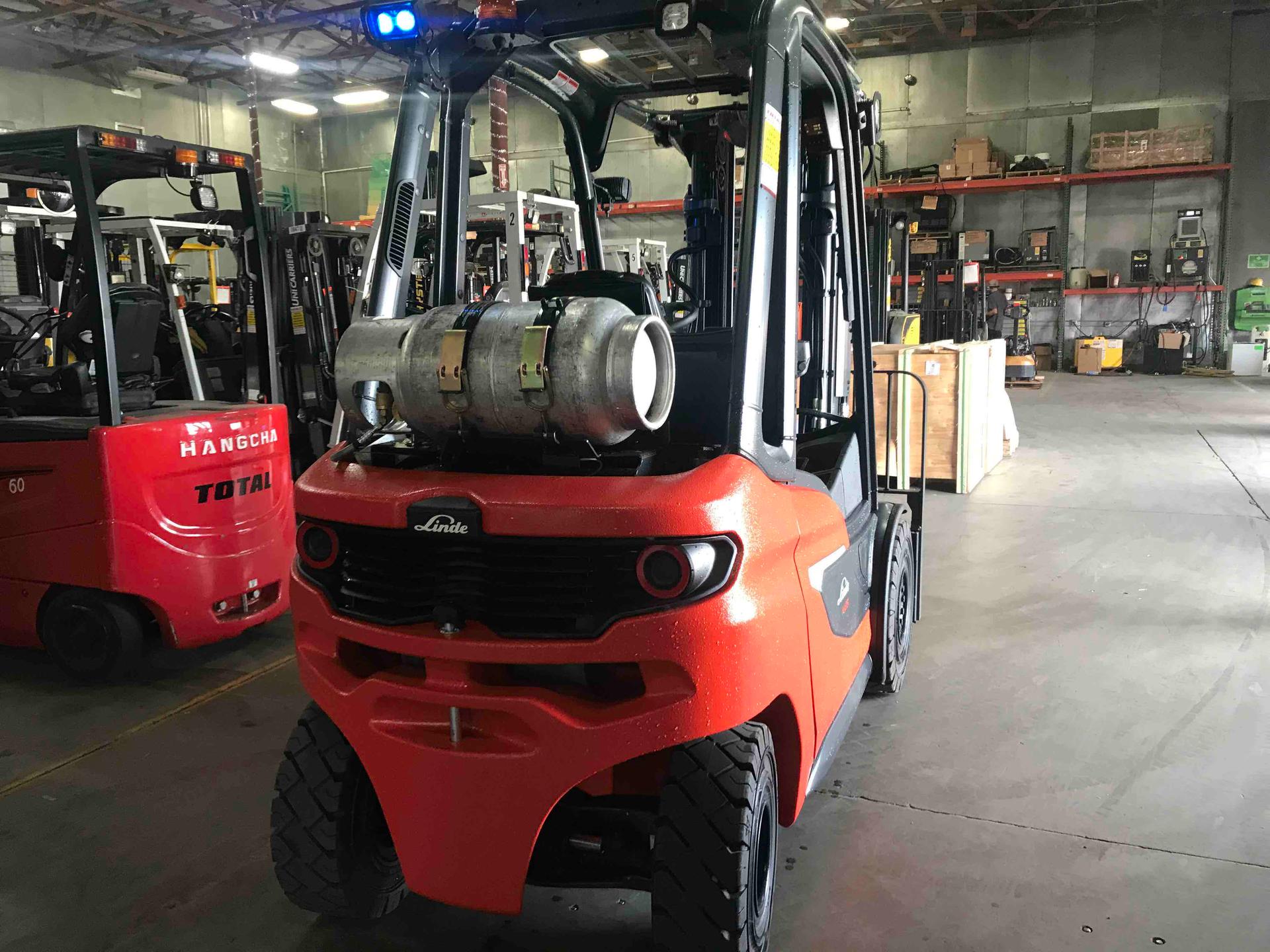Main Image Linde H25T-600_1202 LPG Pneumatic, photo 1 of 4