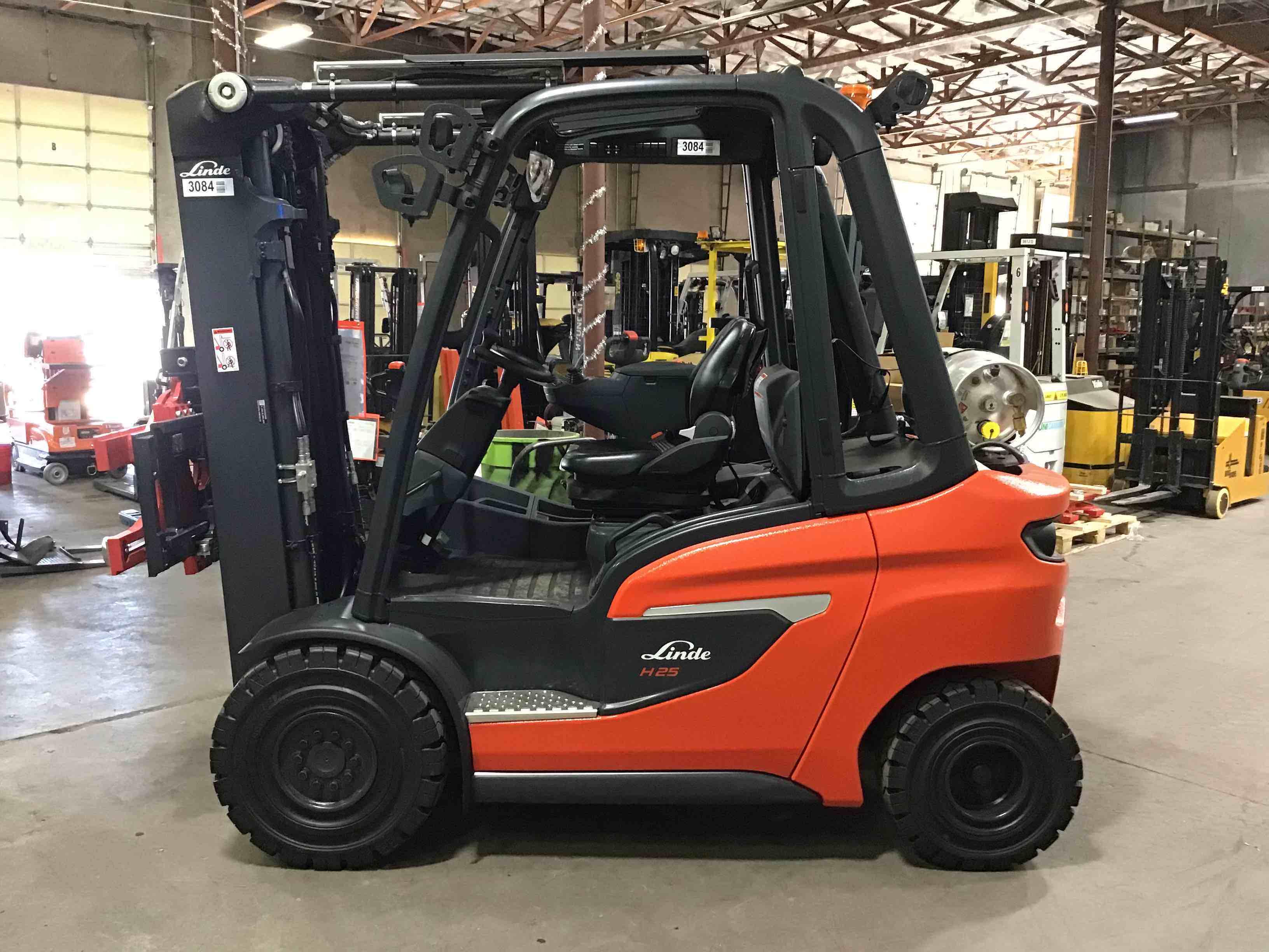 Main Image Used 2021 LINDE H25T-600_1202 Forklift – LPG Pneumatic, 5500 lb Capacity, 89” Mast, 1480.1 Hours – $29500.00 – Anaheim – View 1