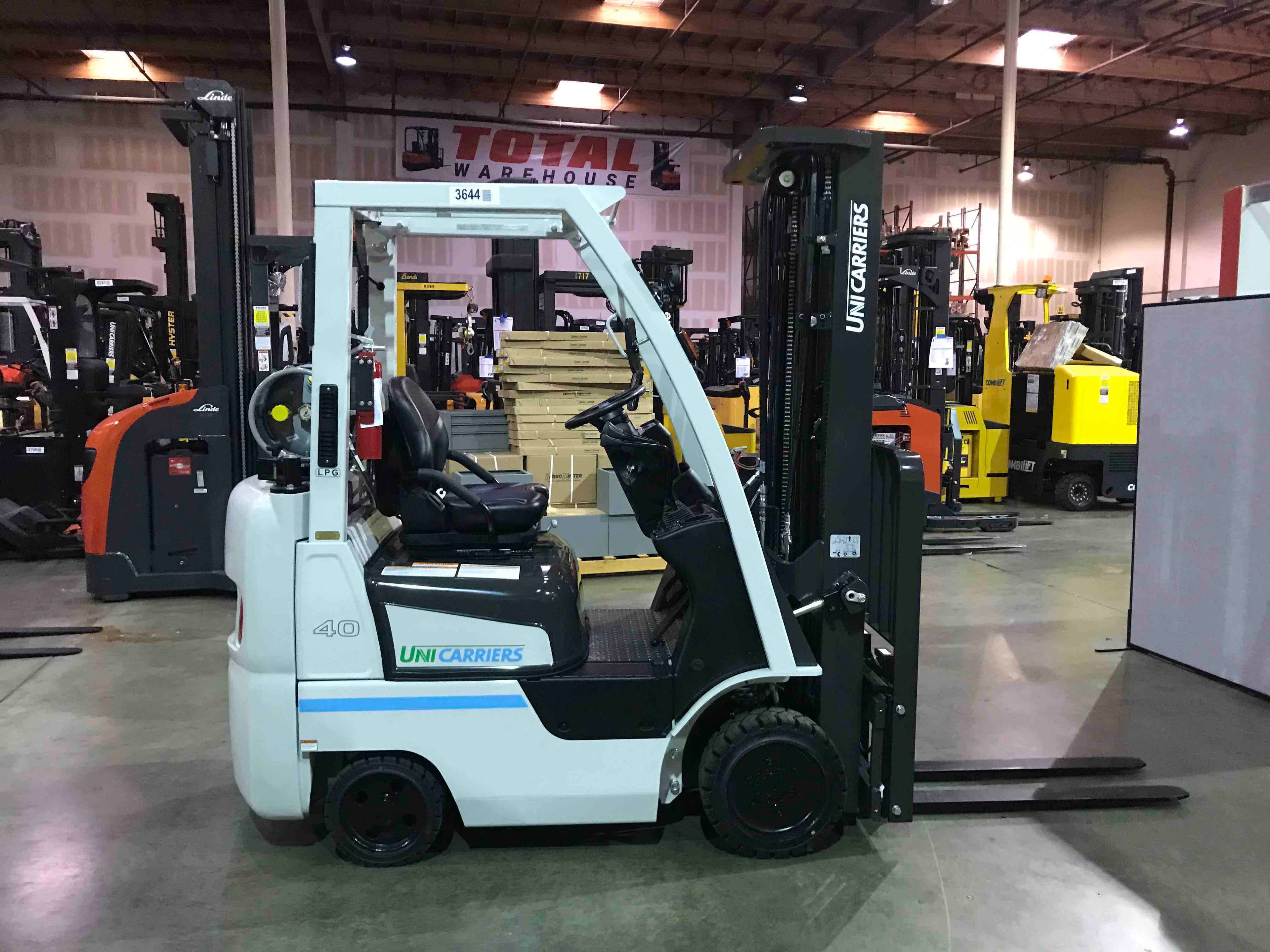 NISSAN CFS40LP LPG Cushion forklift, 4000 capacity, 203 lift height. Serial CP1F1-9N23644, Year 2021.