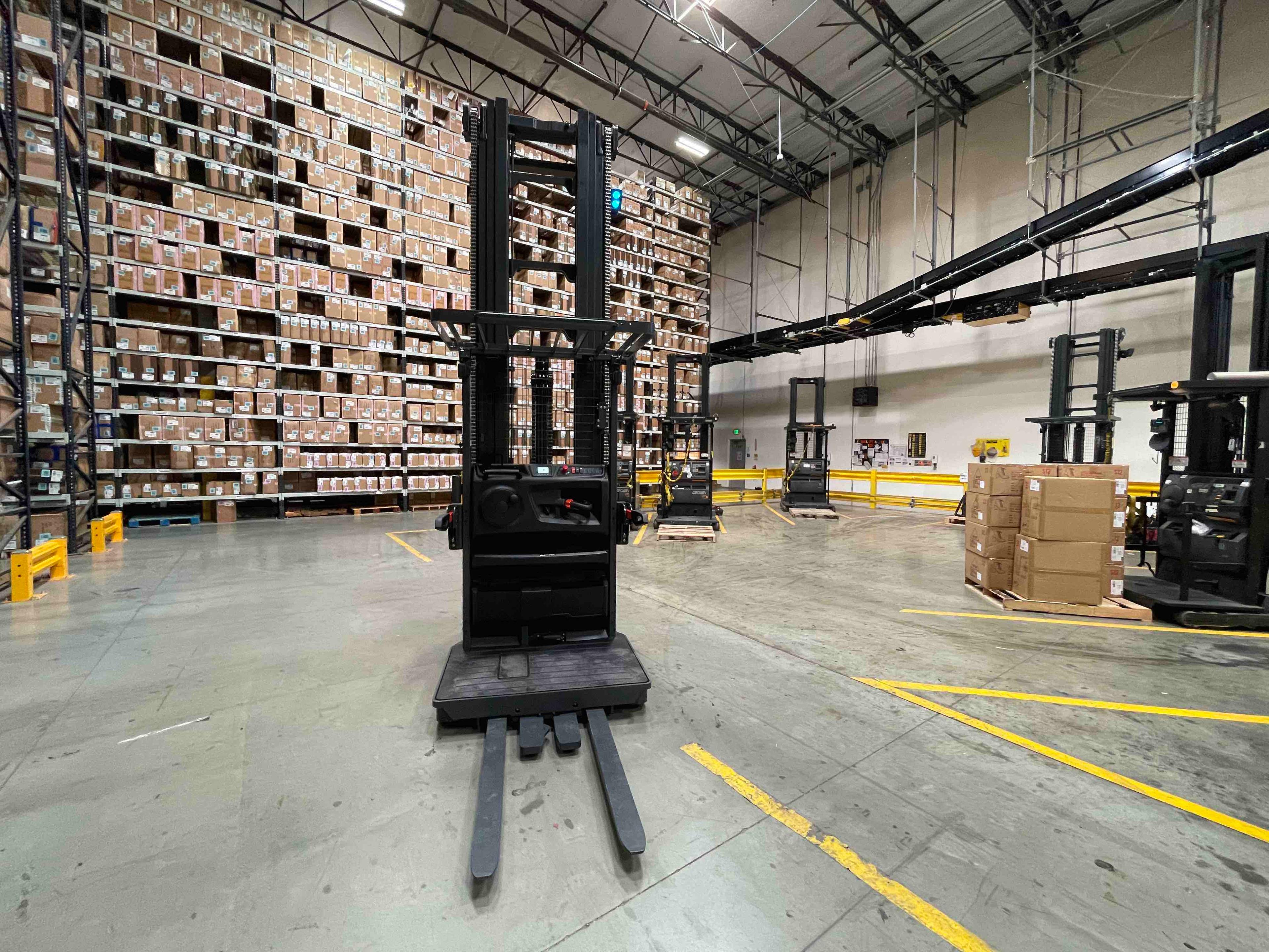 Main Image Used 2021 LINDE V15P_5215-WG Forklift – Electric Order Picker, 3000 lb Capacity, 156” Mast, 4006.5 Hours – $49985.00 – Anaheim – View 2