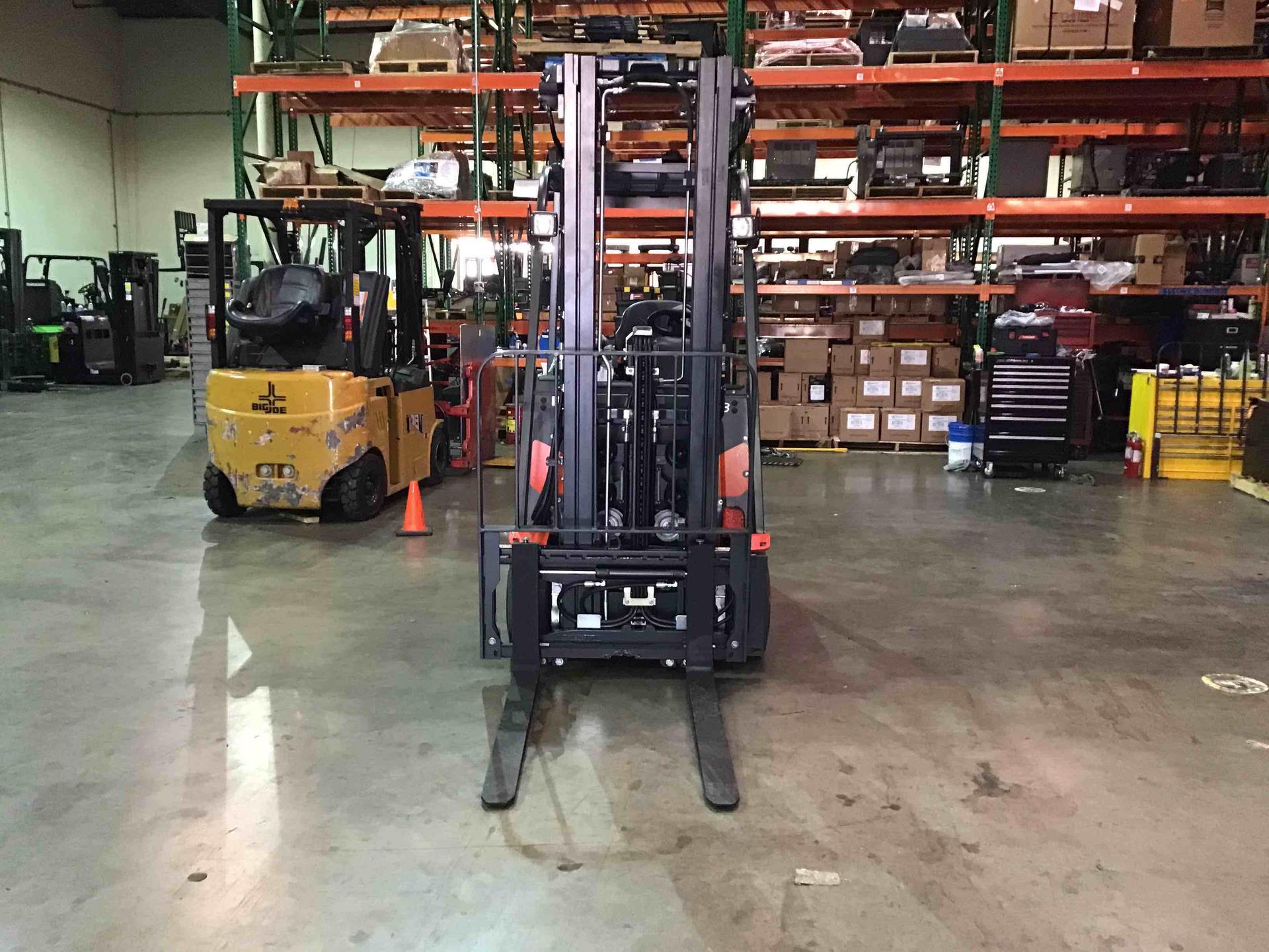 Main Image Linde E18_346-20 Electric Sit Down 3 Wheel, photo 4 of 4