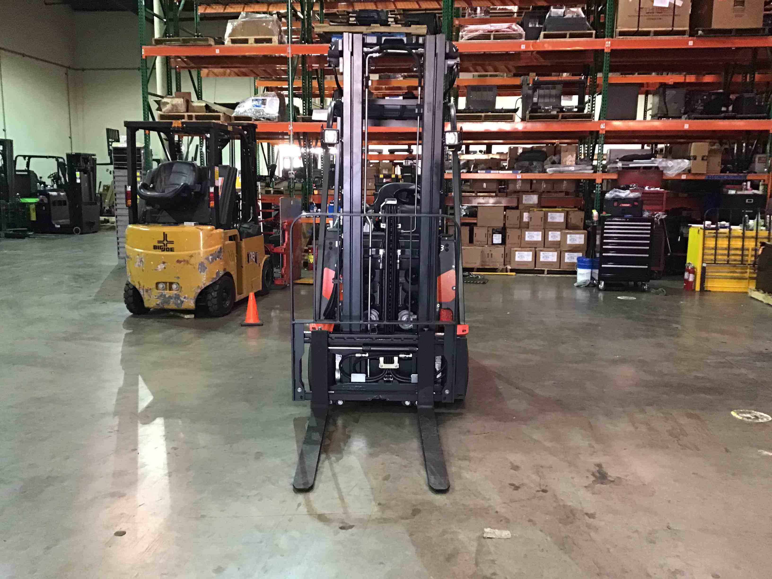 Main Image Used 2021 LINDE E18_346-20 Forklift – Electric Sit Down 3 Wheel, 3500 lb Capacity, 80” Mast, 49 Hours – $43225.00 – Anaheim – View 4