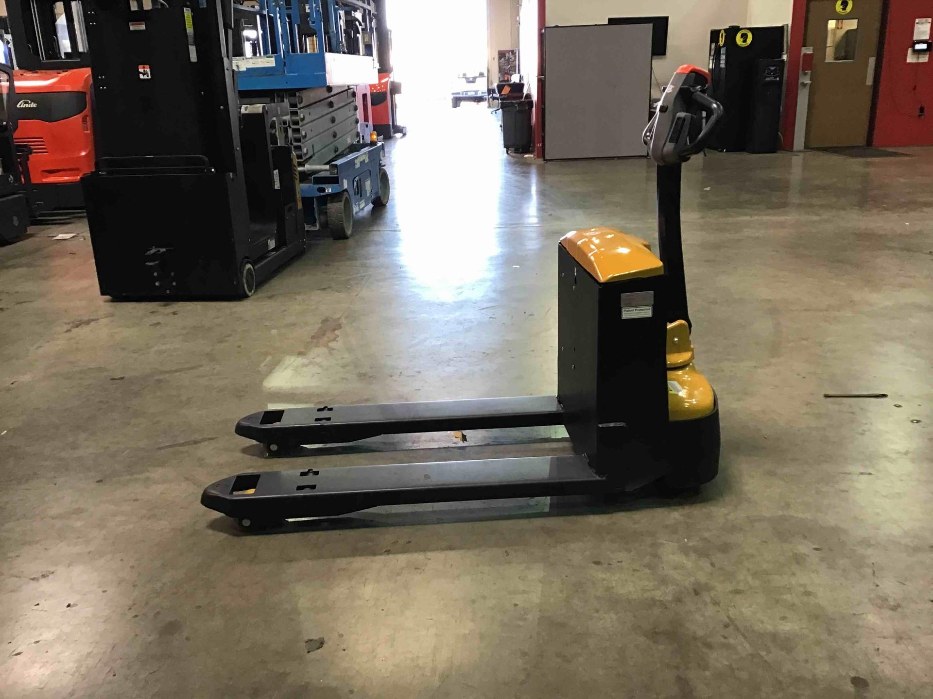 Main Image Big Joe LPT-44 27X48 Electric Pallet Jack (Lithium), photo 2 of 4