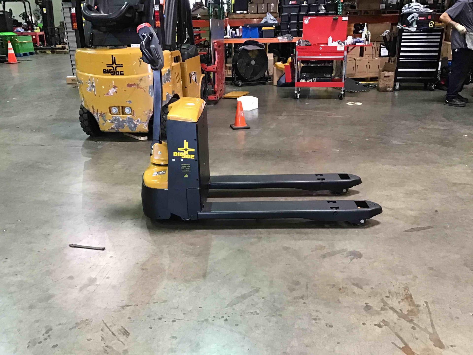 Main Image Big Joe LPT-44 27X48 Electric Pallet Jack (Lithium), photo 4 of 4