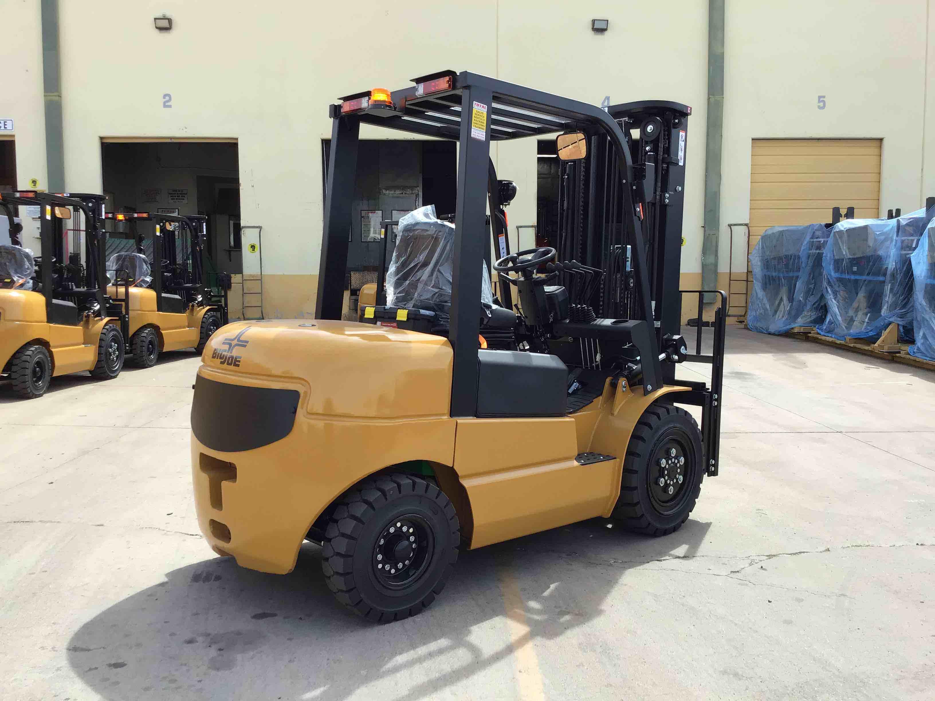 Main Image Used 2022 BIG JOE LPE-60_80V Forklift – Lithium Electric Pneumatic, 6000 lb Capacity, 91” Mast, 815 Hours – $35500.00 – Phoenix – View 3