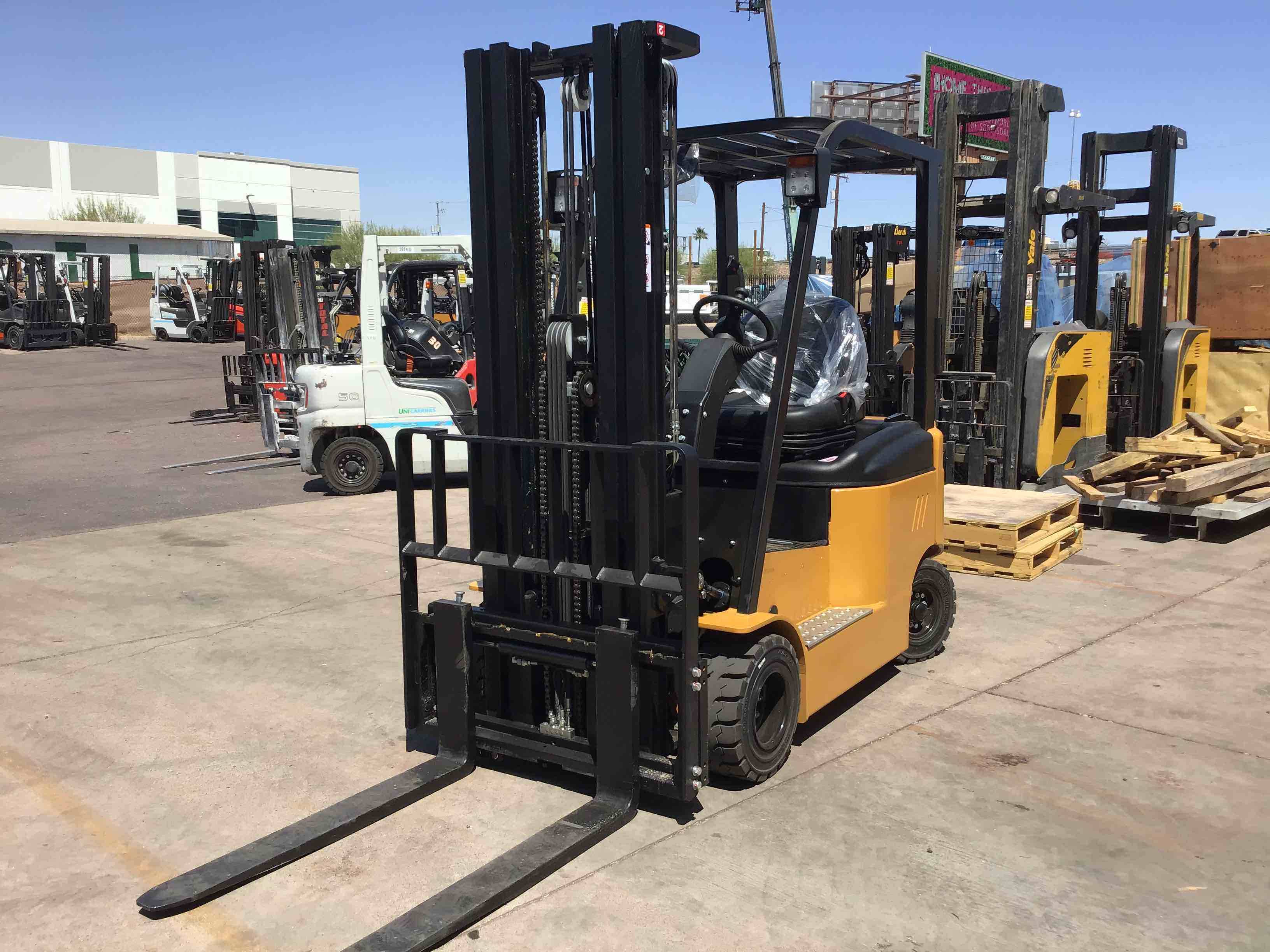 BIG JOE LXE-44 Electric Sit Down 4 Wheel forklift, 4400 capacity, 197 lift height. Serial 2311200265, Year 2022.