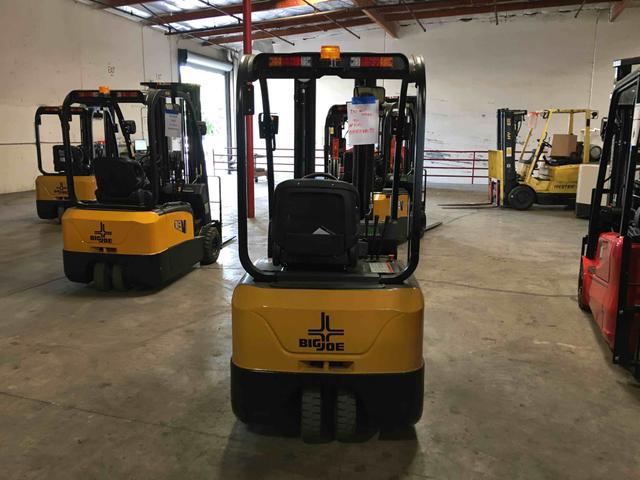 BIG JOE V15-197 Electric Sit Down 3 Wheel forklift, 3000 capacity, 197 lift height. Serial 2281700139, Year 2019.