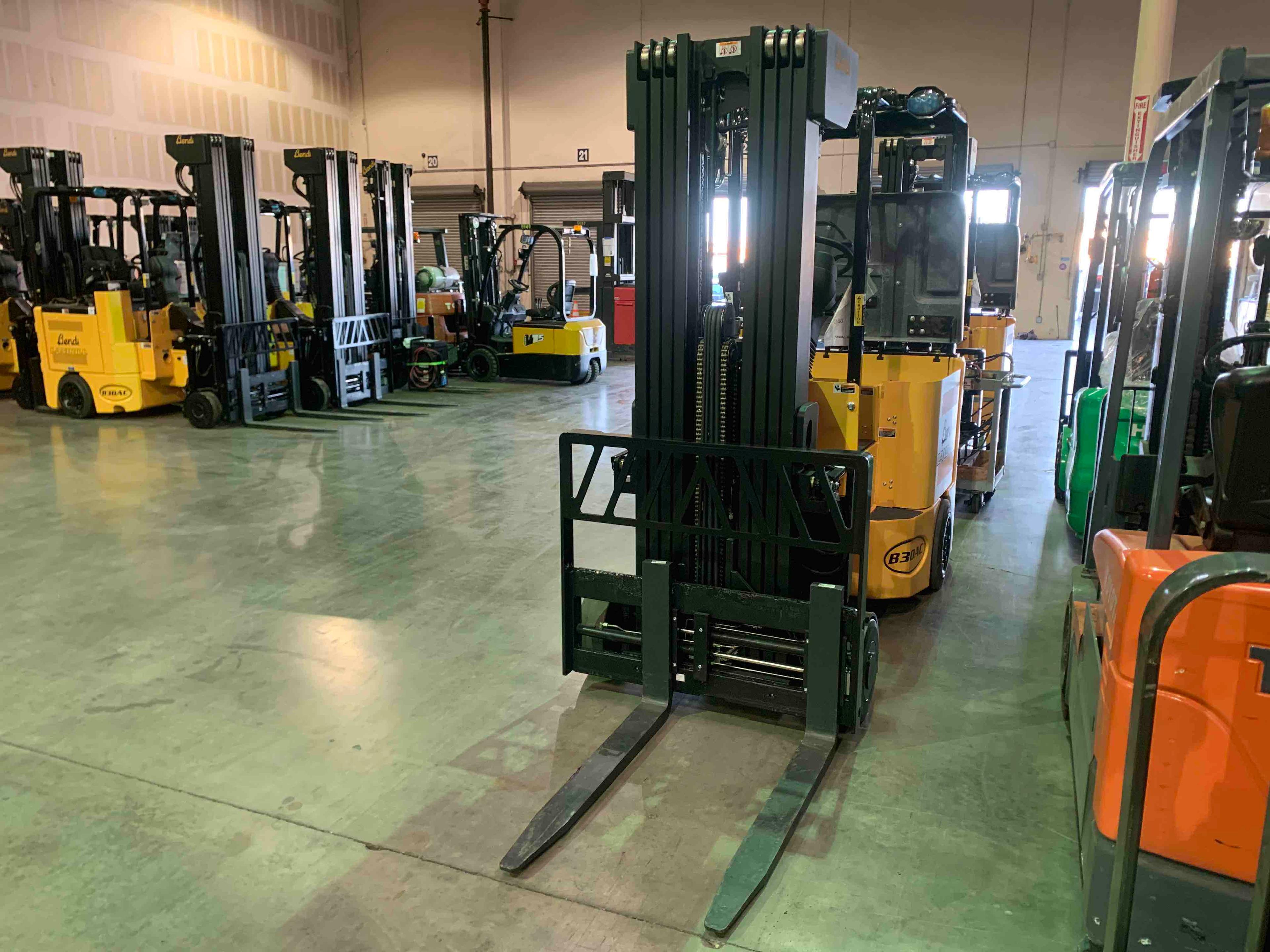 Main Image Used 2021 BENDI B30AC Forklift – VNA, 3000 lb Capacity, 89” Mast, 6905.9 Hours – $56500.00 – Anaheim – View 2