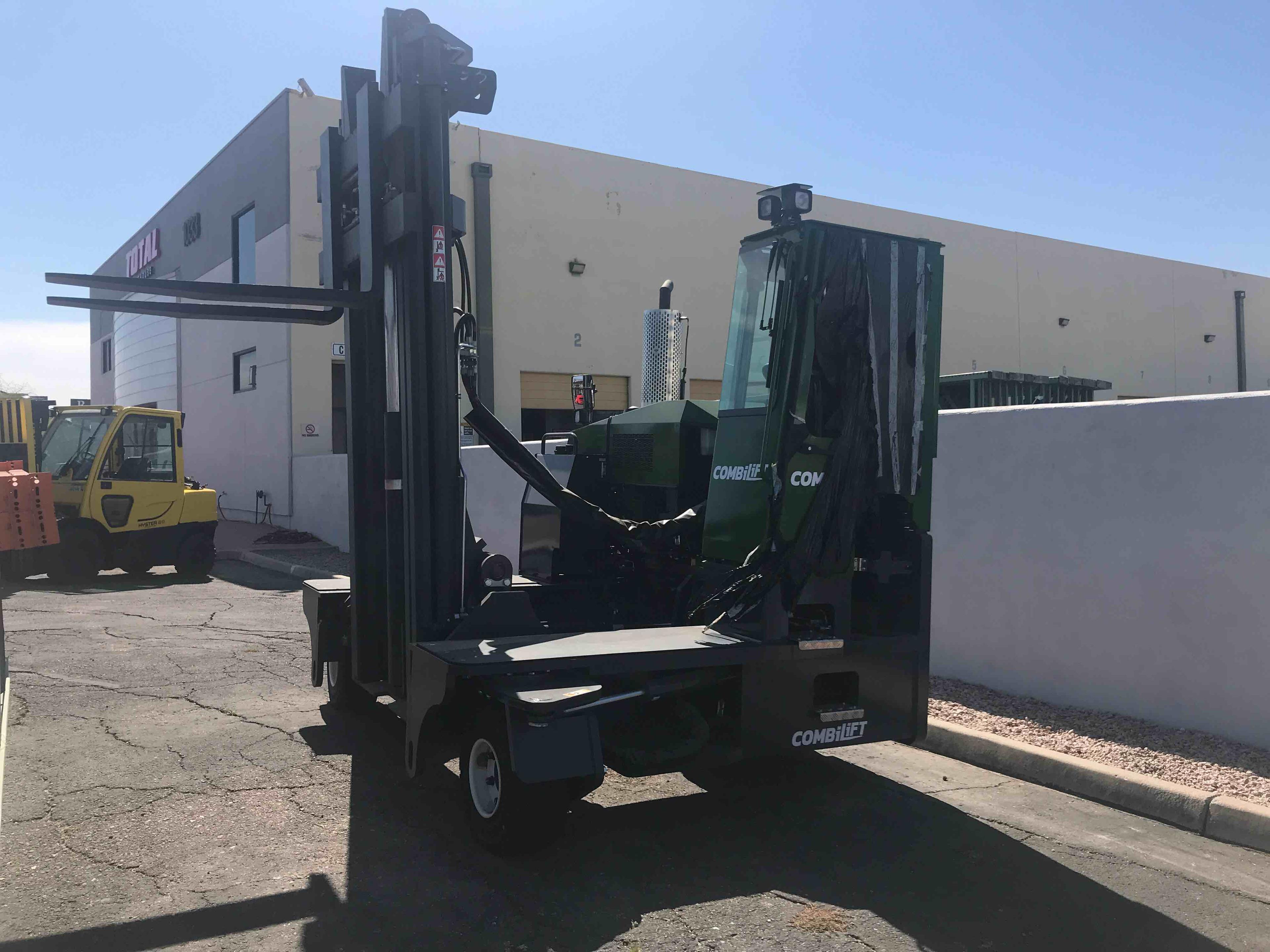 Main Image Used 2021 COMBI C14000 Forklift – LPG Pneumatic, 14000 lb Capacity, 135” Mast, 824 Hours – $106400.00 – Anaheim – View 3